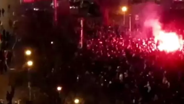 Matches without spectators took their toll on them! Angry fans clash with police in Poland Matches without spectators took their toll on them! Angry fans clash with police in Poland