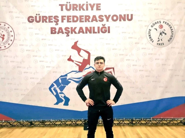Sivaslı sporcu güreşte Türkiye 2.'si oldu