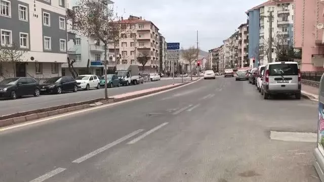 Sokağa çıkma kısıtlaması nedeniyle sessizlik hakim Sokağa çıkma kısıtlaması nedeniyle sessizlik hakim