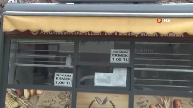 Sosyal mesafesiz kuyruk gerekçe gösterilip halk ekmek büfesi kapatıldı Sosyal mesafesiz kuyruk gerekçe gösterilip halk ekmek büfesi kapatıldı