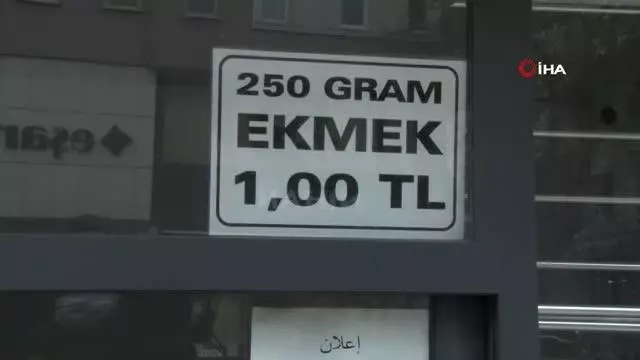 Sosyal mesafesiz kuyruk gerekçe gösterilip halk ekmek büfesi kapatıldı Sosyal mesafesiz kuyruk gerekçe gösterilip halk ekmek büfesi kapatıldı