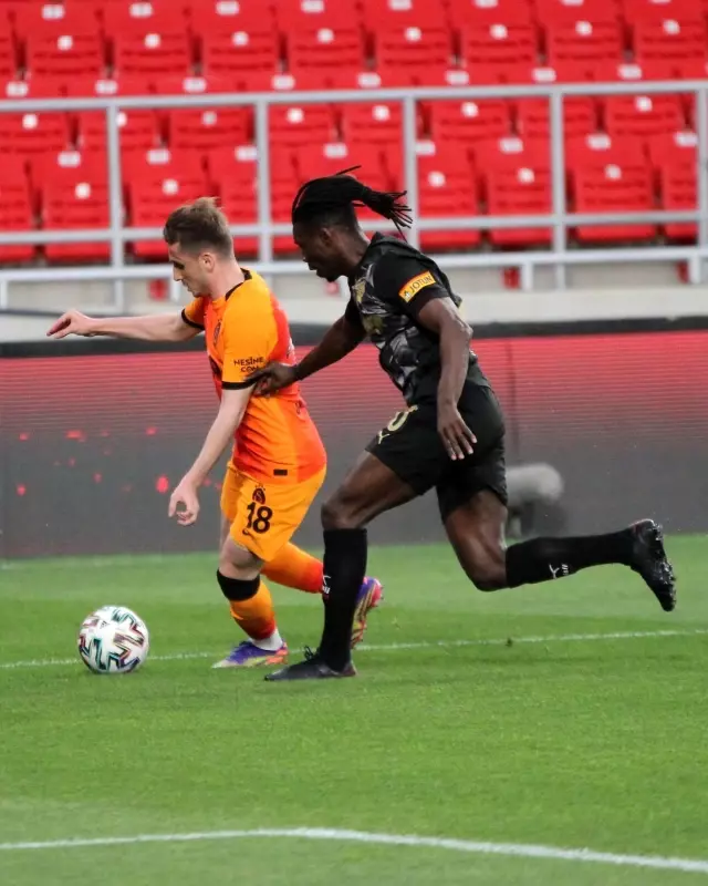 Süper Lig: Göztepe: 1 - Galatasaray: 2 (İlk yarı) Süper Lig: Göztepe: 1 - Galatasaray: 2 (İlk yarı)