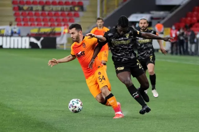 Süper Lig: Göztepe: 1 - Galatasaray: 2 (İlk yarı) Süper Lig: Göztepe: 1 - Galatasaray: 2 (İlk yarı)