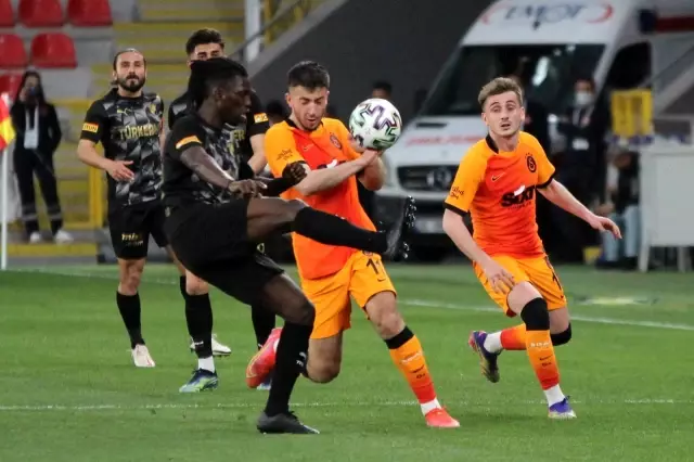 Süper Lig: Göztepe: 1 - Galatasaray: 2 (İlk yarı) Süper Lig: Göztepe: 1 - Galatasaray: 2 (İlk yarı)