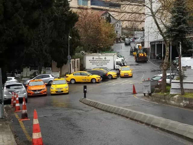 Taksici esnafına yüzlerce araçlık konvoyla veda Taksici esnafına yüzlerce araçlık konvoyla veda