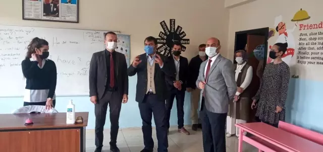 Tekin, ilçelerde incelemelerde bulundu Tekin, ilçelerde incelemelerde bulundu