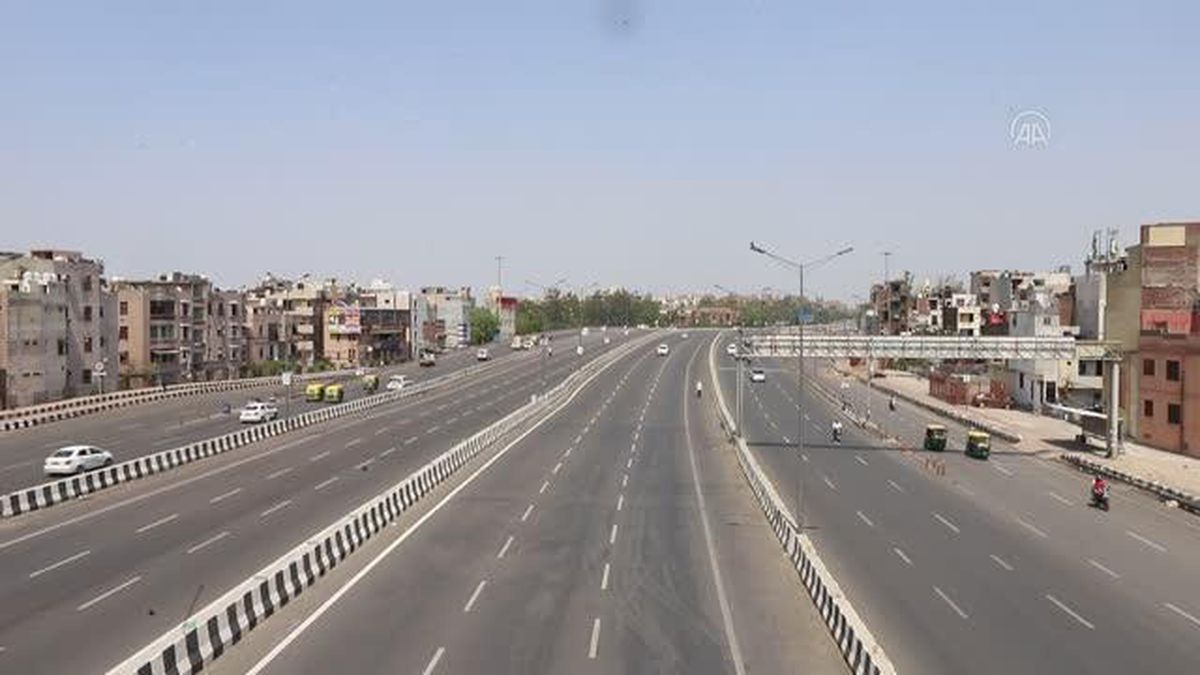 YENİ DELHİ - Hindistan'da koronavirüs salgını nedeniyle sokağa çıkma yasağı