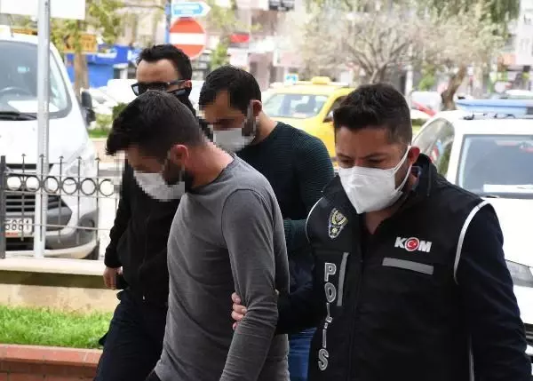 Yurt dışına kaçarken yakalanan 2 FETÖ şüphelisi ile 2 organizatör adliyede Yurt dışına kaçarken yakalanan 2 FETÖ şüphelisi ile 2 organizatör adliyede