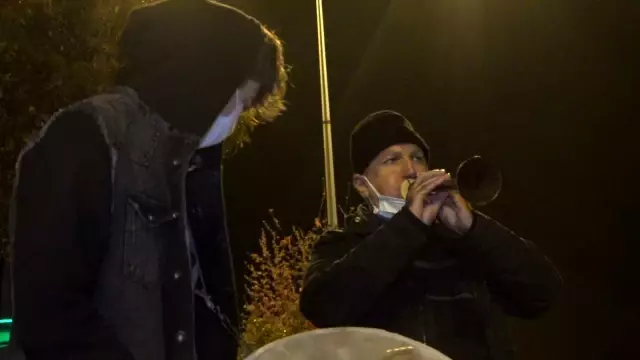 77 yıllık geleneği davul zurna eşliğinde 'türkülerle' yaşatıyorlar 77 yıllık geleneği davul zurna eşliğinde 'türkülerle' yaşatıyorlar