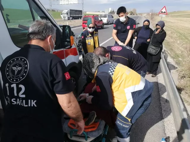 İki otomobil çarpıştı, araçlar hurdaya döndü! 9 kişi yaralı