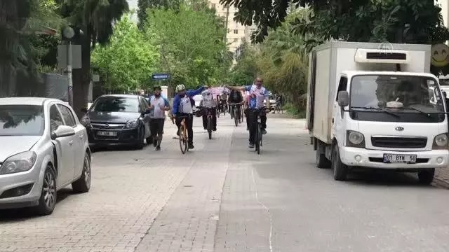 Bir grup bisiklet kullanıcısı Türk Kızılaya kan ve kök hücre bağışı yaptı Bir grup bisiklet kullanıcısı Türk Kızılaya kan ve kök hücre bağışı yaptı