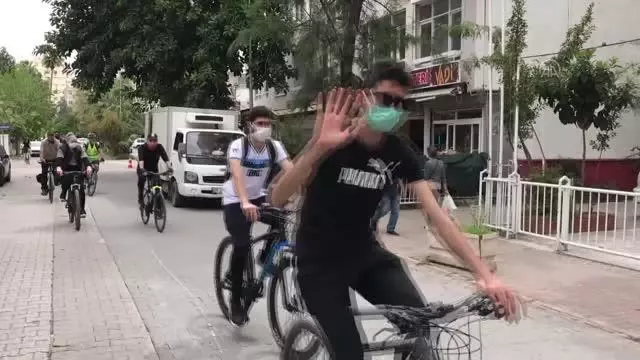 Bir grup bisiklet kullanıcısı Türk Kızılaya kan ve kök hücre bağışı yaptı Bir grup bisiklet kullanıcısı Türk Kızılaya kan ve kök hücre bağışı yaptı