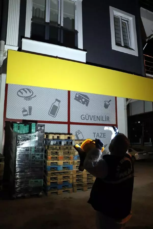 BİRİNCİ KATTAKİ EVLERİNİN PENCERESİNDEN DÜŞEN KADIN ÖLDÜ BİRİNCİ KATTAKİ EVLERİNİN PENCERESİNDEN DÜŞEN KADIN ÖLDÜ