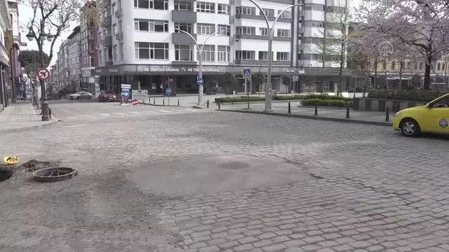 (DRONE) Cadde ve sokaklarda sessizlik hakim (DRONE) Cadde ve sokaklarda sessizlik hakim