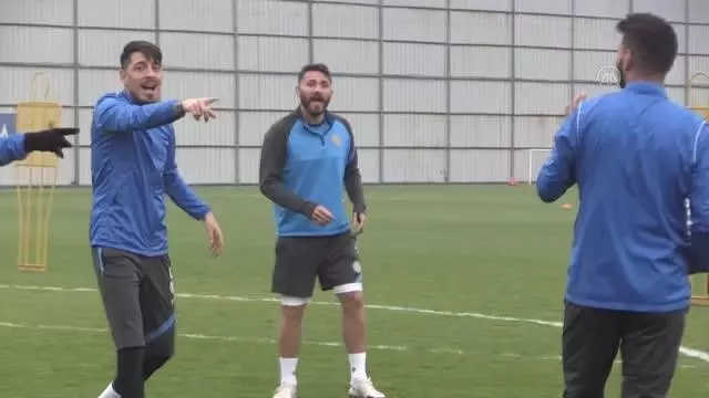 Çaykur Rizespor Teknik Direktörü Bülent Uygun: 'Zor bir maç bizi bekliyor' Çaykur Rizespor Teknik Direktörü Bülent Uygun: 'Zor bir maç bizi bekliyor'