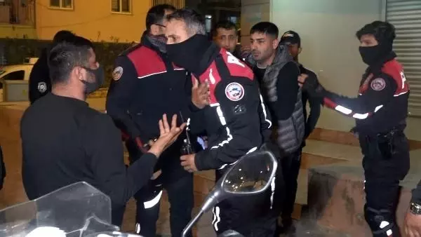 'Dur' ihtarına uymayıp kaçan 4 kişiden ikisi yakalandı 'Dur' ihtarına uymayıp kaçan 4 kişiden ikisi yakalandı