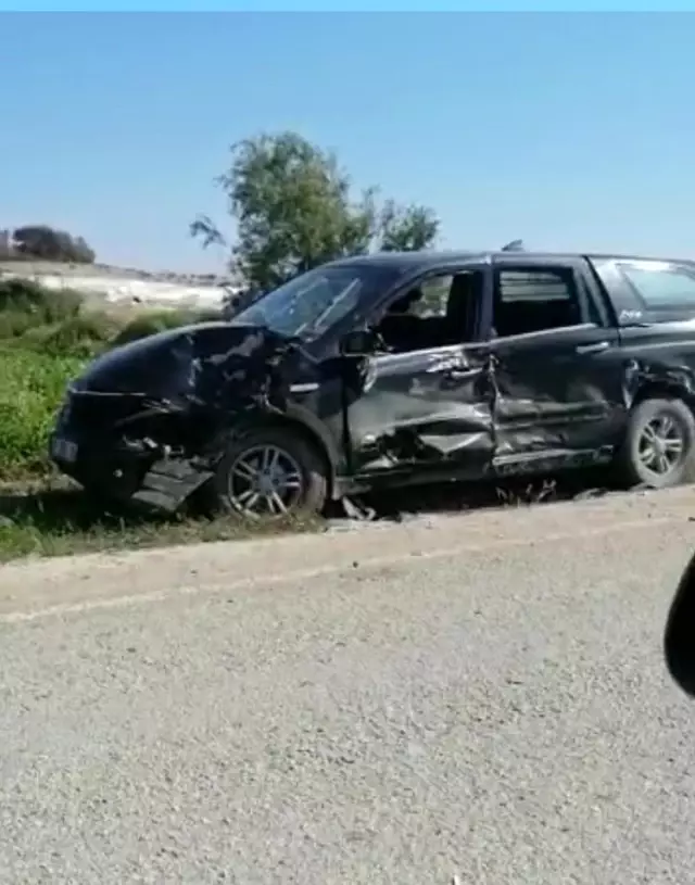 Karşı yönden gelen traktör aracını biçti, kaza sonrası öldüresiye dayak yedi Karşı yönden gelen traktör aracını biçti, kaza sonrası öldüresiye dayak yedi