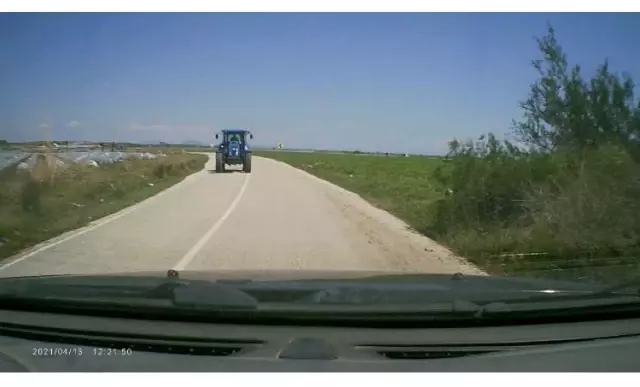 Karşı yönden gelen traktör aracını biçti, kaza sonrası öldüresiye dayak yedi Karşı yönden gelen traktör aracını biçti, kaza sonrası öldüresiye dayak yedi