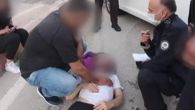 İki otomobilin çarpışması sonucu 3 kişi yaralandı İki otomobilin çarpışması sonucu 3 kişi yaralandı
