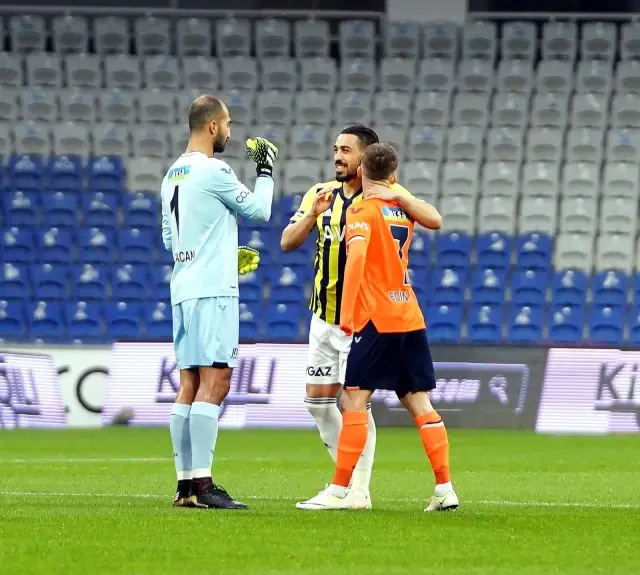 İrfan Can Kahveci 85 gün sonra Başakşehir'de
