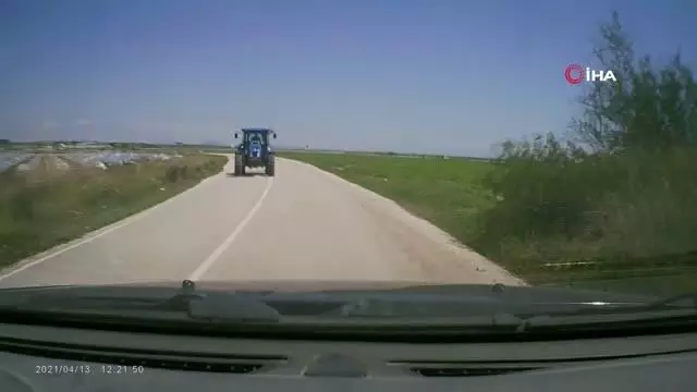 Karşı yönden gelen traktör aracını biçti, kaza sonrası öldüresiye dayak yedi Karşı yönden gelen traktör aracını biçti, kaza sonrası öldüresiye dayak yedi