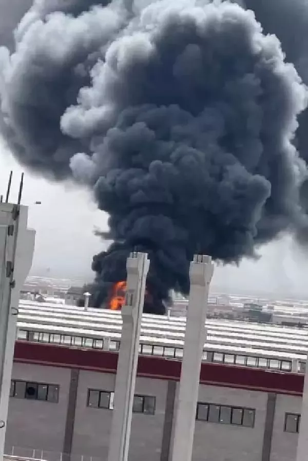 kayseri de plastik boru fabrikasinda yangin