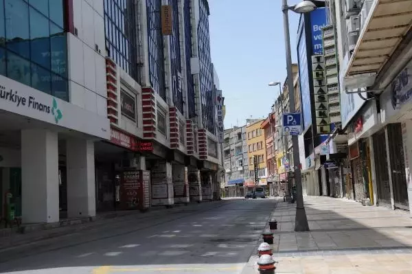 Kayseri sokaklarında 'kısıtlama' sessizliği Kayseri sokaklarında 'kısıtlama' sessizliği