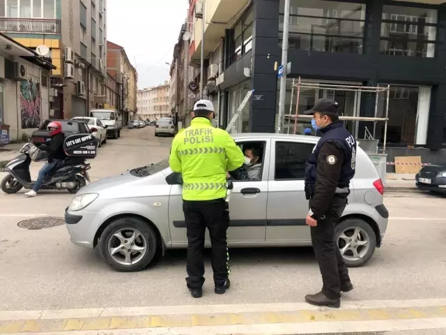 Bilecik'te sokağa çıkma kısıtlamasında denetimler sıkı bir şekilde sürüyor
