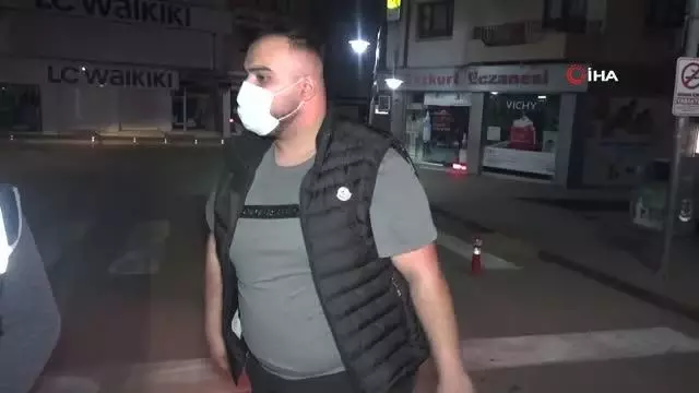 Son dakika haberi! Kısıtlamayı deldi, cezayı görünce basın mensuplarına tepki gösterdi Son dakika haberi! Kısıtlamayı deldi, cezayı görünce basın mensuplarına tepki gösterdi