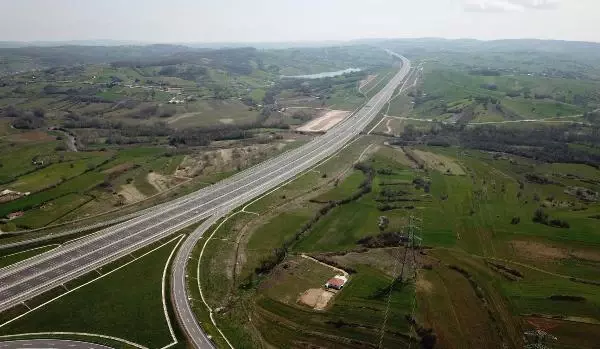 Bu 2 ilçeden arazi alanlar yaşadı! Kuzey Marmara Otoyolu açıldı, fiyatlar yüzde 25 arttı Bu 2 ilçeden arazi alanlar yaşadı! Kuzey Marmara Otoyolu açıldı, fiyatlar yüzde 25 arttı