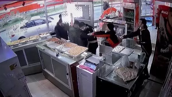 Baba-oğulu darbeden şehir magandaları pompalı tüfekle kurşun yağdırdı Baba-oğulu darbeden şehir magandaları pompalı tüfekle kurşun yağdırdı