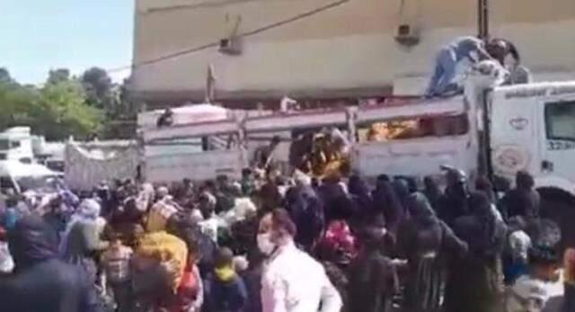 Patates ve soğan dağıtımı sırasında izdiham yaşandı! Tepki çeken görüntülerle ilgili inceleme başlatıldı Patates ve soğan dağıtımı sırasında izdiham yaşandı! Tepki çeken görüntülerle ilgili inceleme başlatıldı