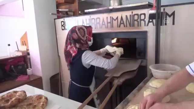 Ramazanda sıcak pideler İmren ustadan Ramazanda sıcak pideler İmren ustadan