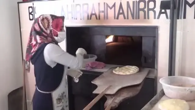 Ramazanda sıcak pideler İmren ustadan Ramazanda sıcak pideler İmren ustadan