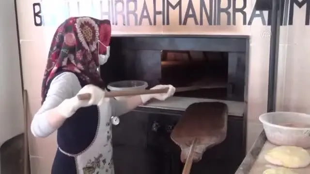 Ramazanda sıcak pideler İmren ustadan Ramazanda sıcak pideler İmren ustadan