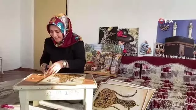 Rölyefe merak sardı, evinin odasını atölyeye çevirdi