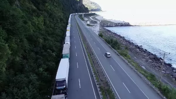 SARP SINIR KAPISI'NDA TIR KUYRUĞU SARP SINIR KAPISI'NDA TIR KUYRUĞU