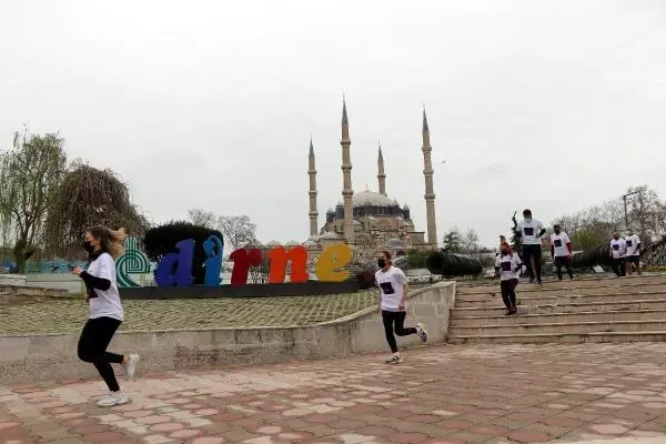 Son dakika haberleri! EDİRNE SELİMİYE'NİN UNESCO'YA GİRİŞİNİN 10'UNCU YILINDA, 10 ATLETLE ÇEVRESİNDE KOŞU Son dakika haberleri! EDİRNE SELİMİYE'NİN UNESCO'YA GİRİŞİNİN 10'UNCU YILINDA, 10 ATLETLE ÇEVRESİNDE KOŞU