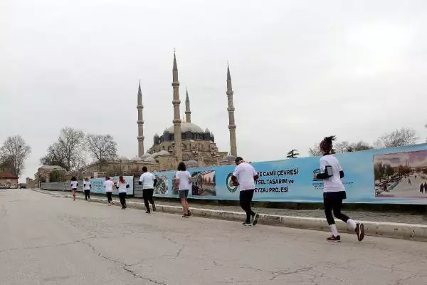 Son dakika haberleri! EDİRNE SELİMİYE'NİN UNESCO'YA GİRİŞİNİN 10'UNCU YILINDA, 10 ATLETLE ÇEVRESİNDE KOŞU Son dakika haberleri! EDİRNE SELİMİYE'NİN UNESCO'YA GİRİŞİNİN 10'UNCU YILINDA, 10 ATLETLE ÇEVRESİNDE KOŞU