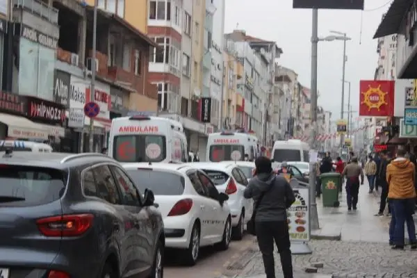 Sokak ortasında rastgele ateş açtı: 2 yaralı Sokak ortasında rastgele ateş açtı: 2 yaralı