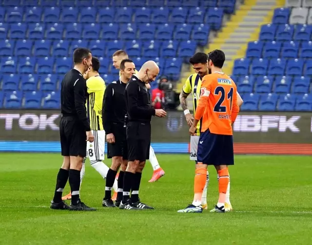 Süper Lig: Medipol Başakşehir: 1 - Fenerbahçe: 1 (İlk yarı) Süper Lig: Medipol Başakşehir: 1 - Fenerbahçe: 1 (İlk yarı)