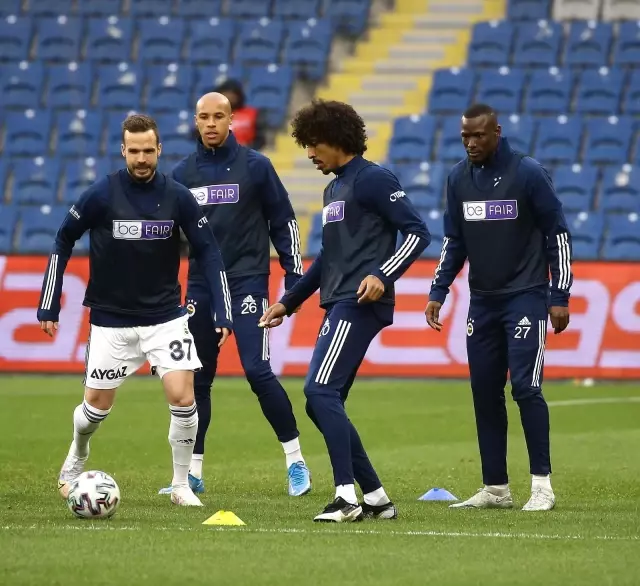 Süper Lig: Medipol Başakşehir: 1 - Fenerbahçe: 1 (İlk yarı) Süper Lig: Medipol Başakşehir: 1 - Fenerbahçe: 1 (İlk yarı)