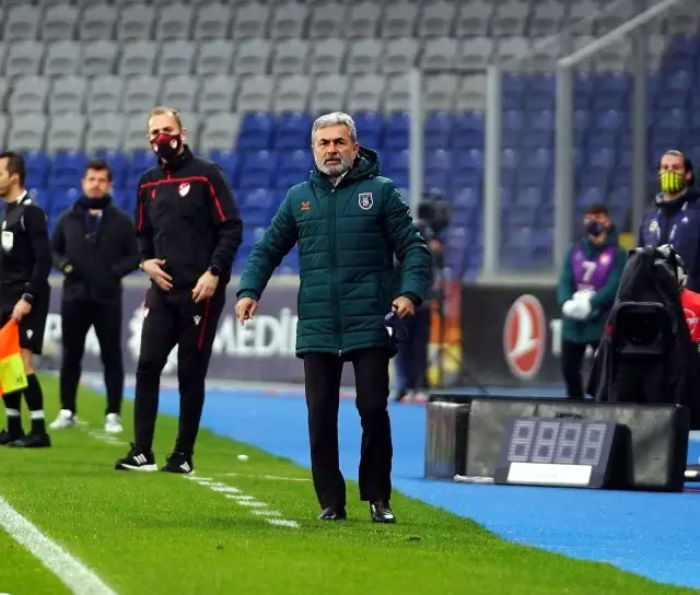 Süper Lig: Medipol Başakşehir: 1 - Fenerbahçe: 1 (İlk yarı) Süper Lig: Medipol Başakşehir: 1 - Fenerbahçe: 1 (İlk yarı)