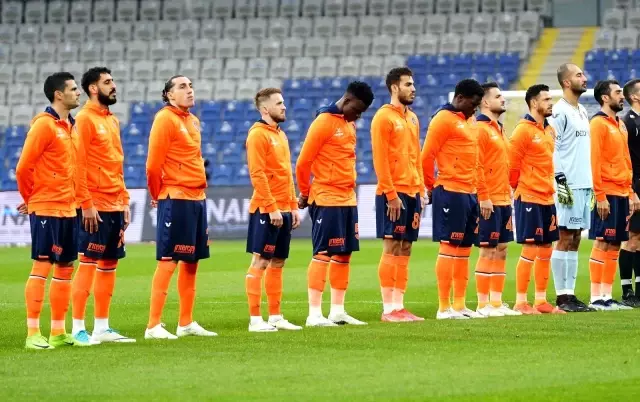 Süper Lig: Medipol Başakşehir: 1 - Fenerbahçe: 1 (İlk yarı) Süper Lig: Medipol Başakşehir: 1 - Fenerbahçe: 1 (İlk yarı)