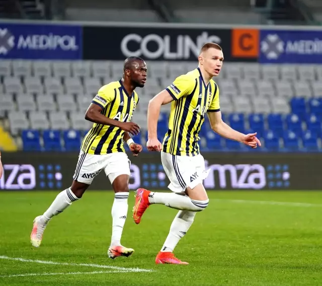 Süper Lig: Medipol Başakşehir: 1 - Fenerbahçe: 1 (İlk yarı) Süper Lig: Medipol Başakşehir: 1 - Fenerbahçe: 1 (İlk yarı)