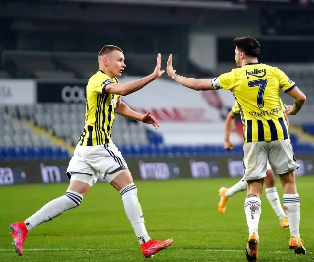 Süper Lig: Medipol Başakşehir: 1 - Fenerbahçe: 1 (İlk yarı) Süper Lig: Medipol Başakşehir: 1 - Fenerbahçe: 1 (İlk yarı)