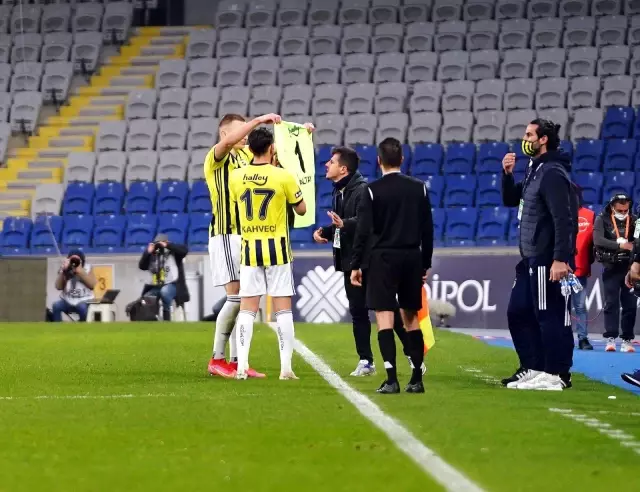 Süper Lig: Medipol Başakşehir: 1 - Fenerbahçe: 1 (İlk yarı) Süper Lig: Medipol Başakşehir: 1 - Fenerbahçe: 1 (İlk yarı)