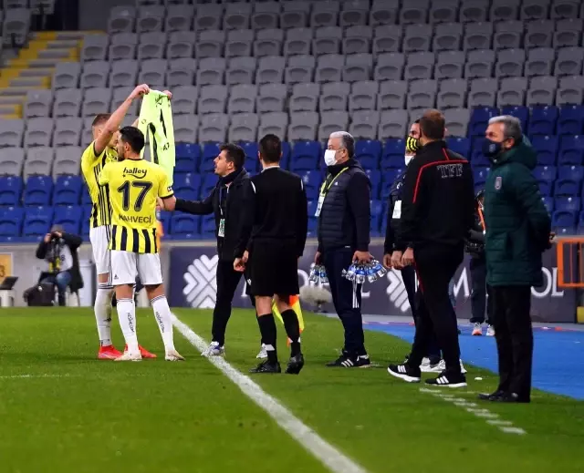 Süper Lig: Medipol Başakşehir: 1 - Fenerbahçe: 1 (İlk yarı) Süper Lig: Medipol Başakşehir: 1 - Fenerbahçe: 1 (İlk yarı)