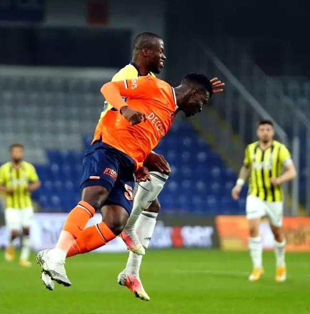 Süper Lig: Medipol Başakşehir: 1 - Fenerbahçe: 1 (İlk yarı) Süper Lig: Medipol Başakşehir: 1 - Fenerbahçe: 1 (İlk yarı)