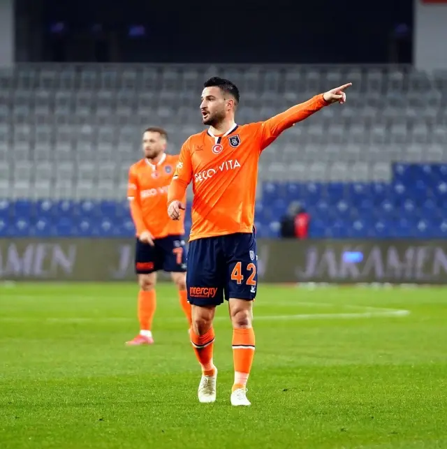 Süper Lig: Medipol Başakşehir: 1 - Fenerbahçe: 1 (İlk yarı) Süper Lig: Medipol Başakşehir: 1 - Fenerbahçe: 1 (İlk yarı)